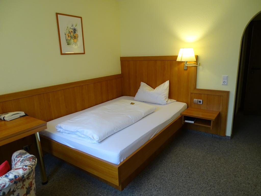 Budget Double Room,1352842630:JPEG